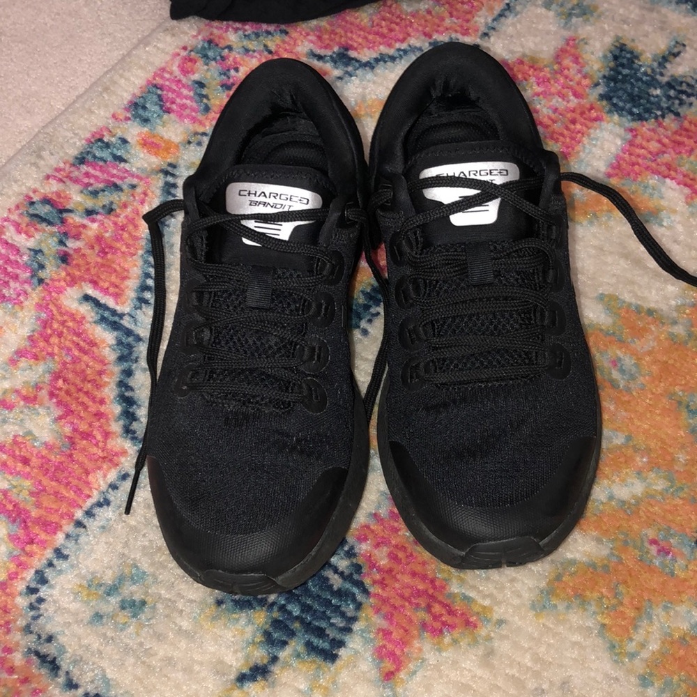 Under armour all black sneakers